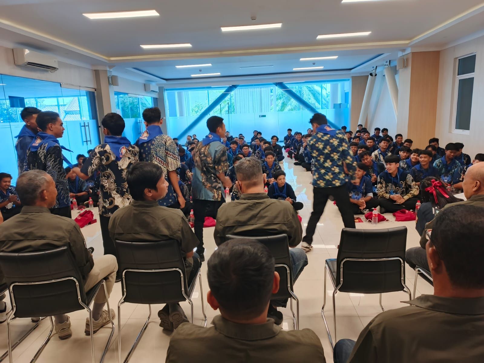 Pengenalan Dosen dan Tendik Teknik Mesin Untag Surabaya dengan Mahasiswa Baru 2025